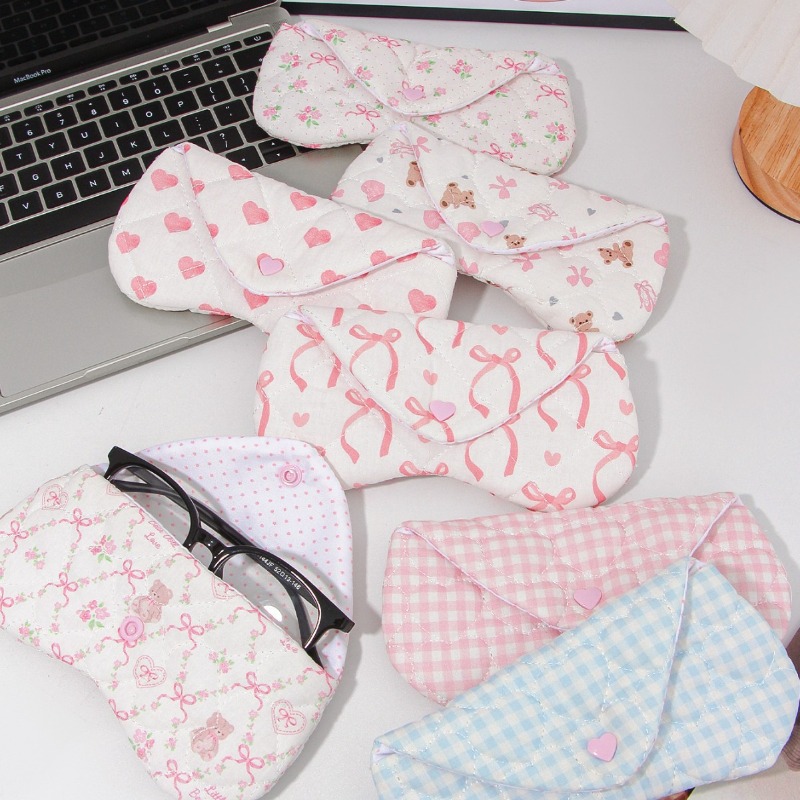 Travel Accessories Pouch For Women - Kotak Kacamata Berbentuk Hati dari Kain